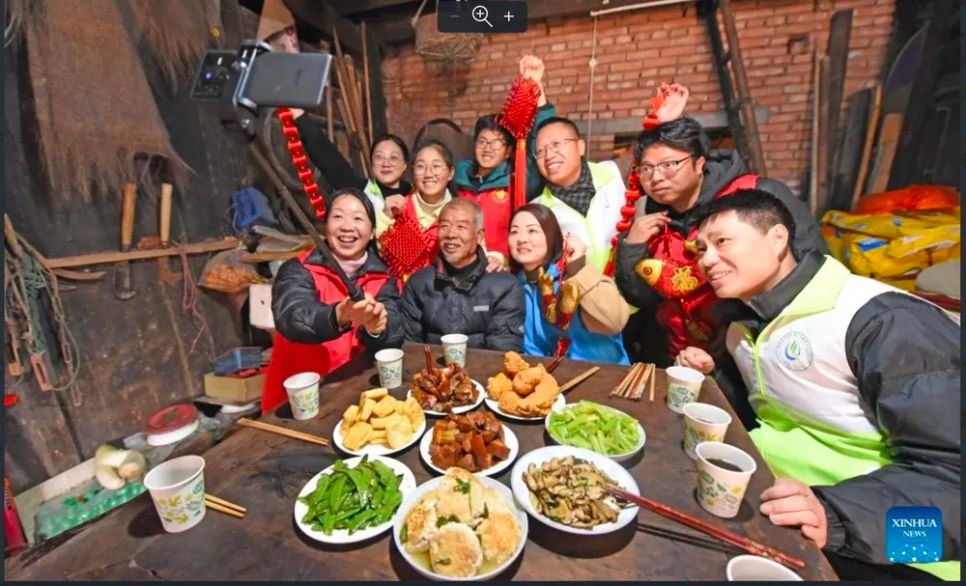 Công nghệ mang lại hơi ấm đoàn viên tại Chiết Giang, Trung Quốc. ẢNH: XINHUA