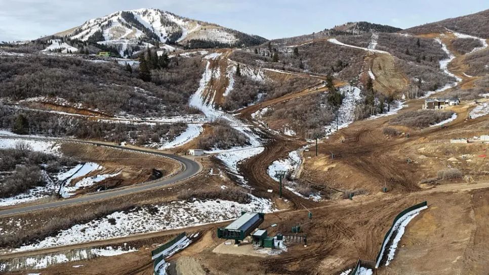 Tình trạng thiếu tuyết và thời tiết ấm hơn trên khắp bang Utah và phần lớn miền Tây nước Mỹ đã khiến Utah chỉ nhận được khoảng 1/3 lượng tuyết tích tụ bình thường vào đầu tháng 2. Ảnh: Getty Images