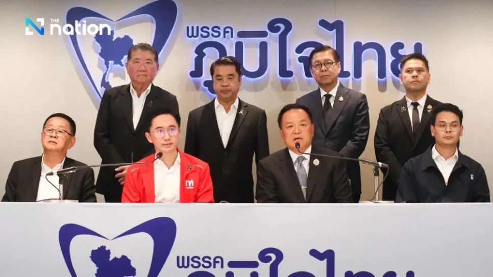 Các nhân vật chủ chốt đại diện hai đảng tổ chức họp báo sau cuộc đàm phán chiều 13-2. Ảnh : Nation