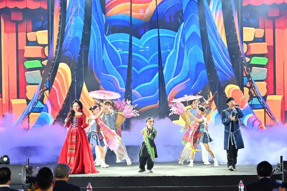 Chương trình nghệ thuật tại lễ bế mạc