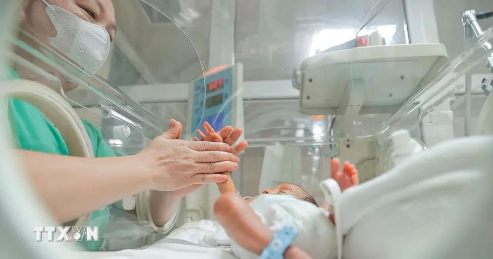 Chính sách hỗ trợ cho phụ nữ sinh đủ 2 con trước 35 tuổi