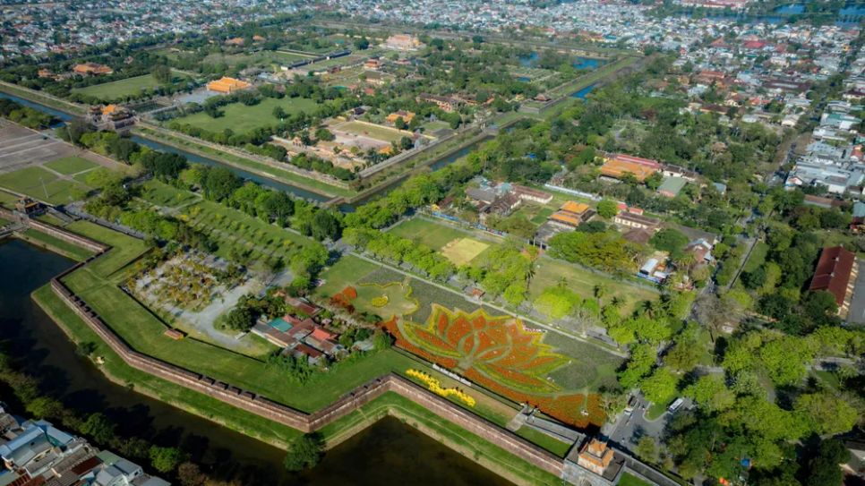 Sắc xuân hồi sinh mạnh mẽ trên vùng đất bão lũ lịch sử