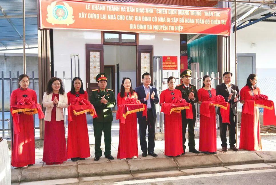 Sắc xuân hồi sinh mạnh mẽ trên vùng đất bão lũ lịch sử