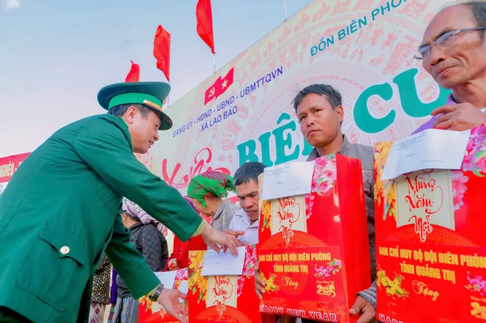 Sắc xuân hồi sinh mạnh mẽ trên vùng đất bão lũ lịch sử