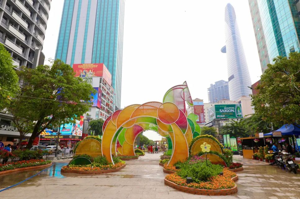 Đường hoa Nguyễn Huệ Tết Bính Ngọ 2026 nhìn từ trên cao