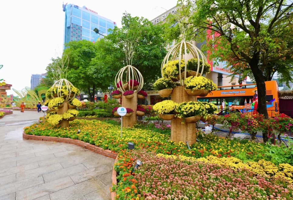 Đường hoa Nguyễn Huệ Tết Bính Ngọ 2026 nhìn từ trên cao