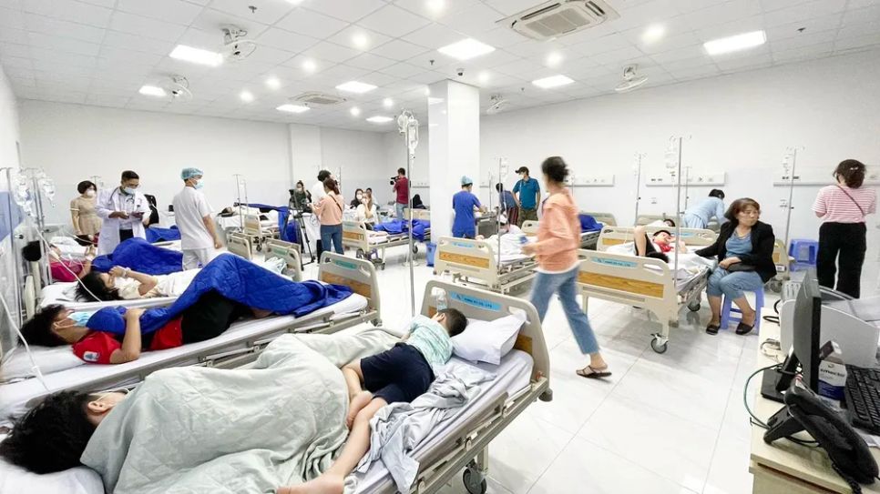 Một vụ ngộ độc tập thể làm nhiều người nhập viện Một vụ ngộ độc tập thể làm nhiều người nhập viện