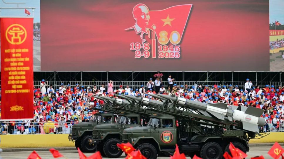 'Làn sóng đỏ' từ A50 đến A80 'Làn sóng đỏ' từ A50 đến A80