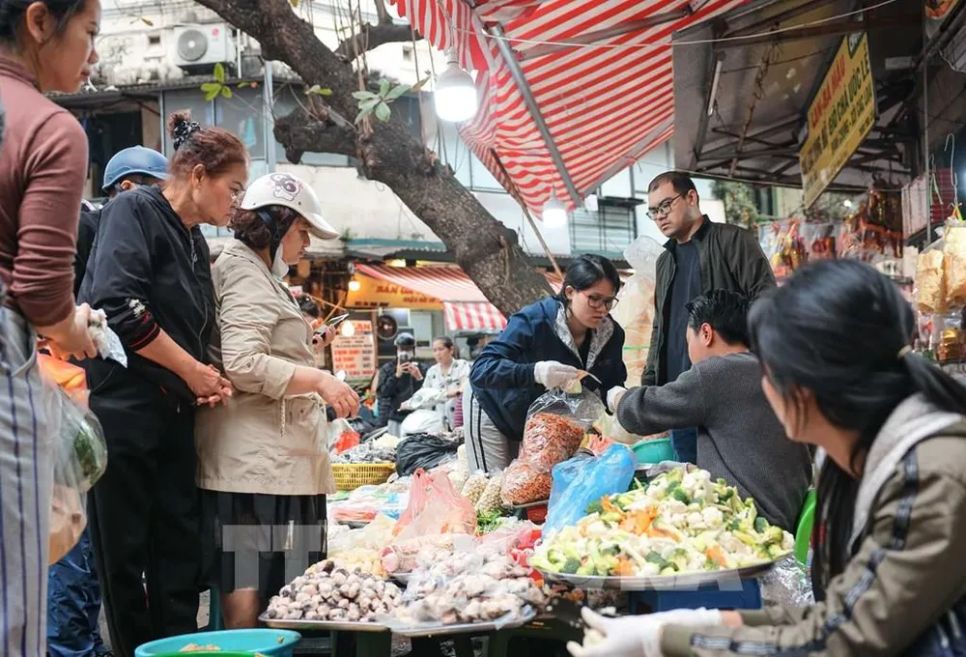 Nét đẹp truyền thống đi chợ sớm sáng 30 Tết