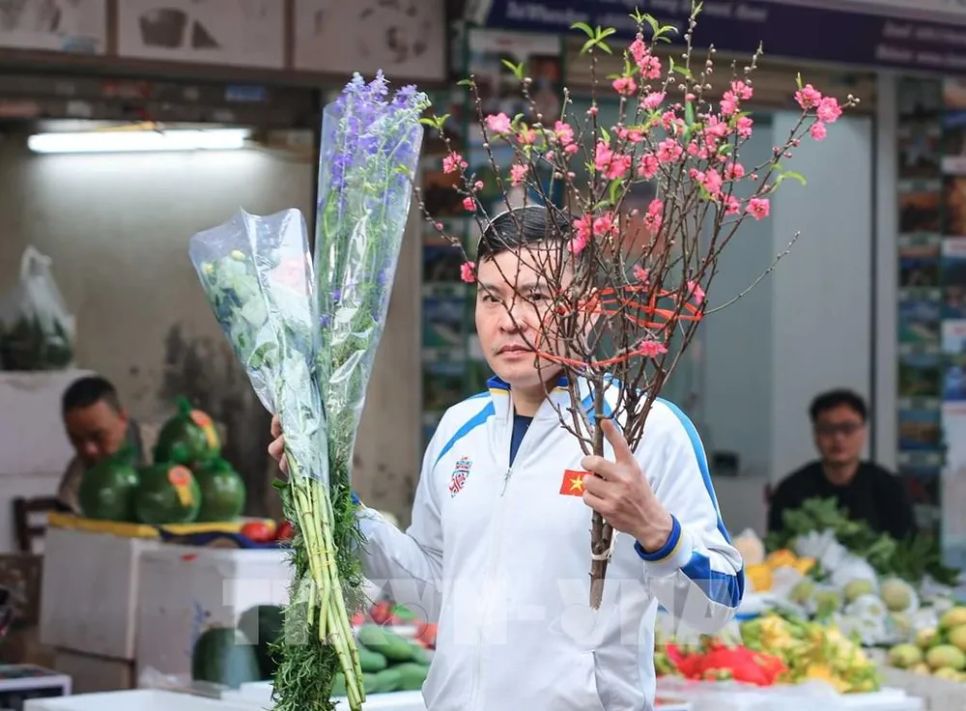 Nét đẹp truyền thống đi chợ sớm sáng 30 Tết