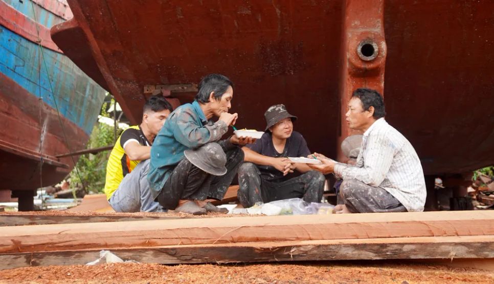 Những giờ phút thư giãn của người thợ 