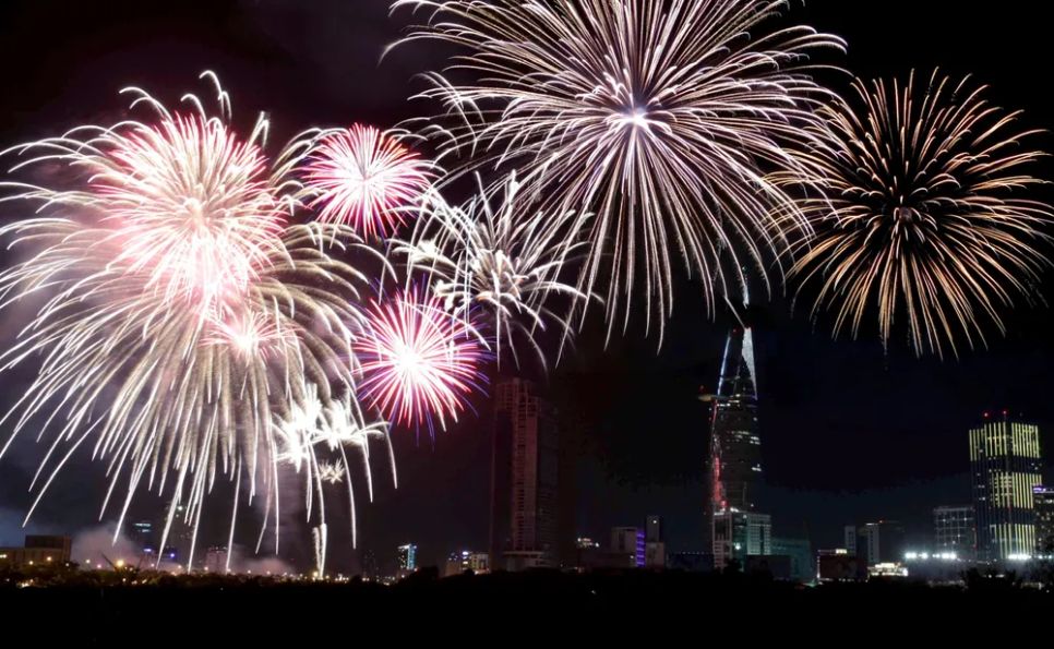 TPHCM rực rỡ pháo hoa mừng Tết Nguyên đán Bính Ngọ 2026