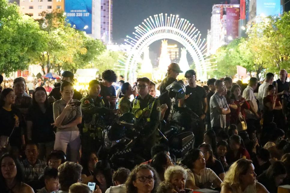 TPHCM rực rỡ pháo hoa mừng Tết Nguyên đán Bính Ngọ 2026