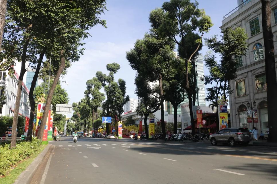 Người dân TPHCM rộn ràng du xuân Người dân TPHCM rộn ràng du xuân