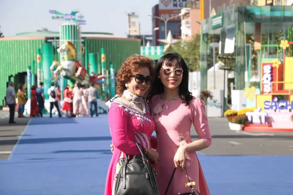 Người dân TPHCM rộn ràng du xuân Người dân TPHCM rộn ràng du xuân