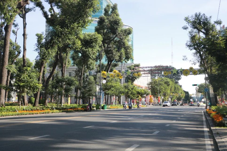 Người dân TPHCM rộn ràng du xuân Người dân TPHCM rộn ràng du xuân