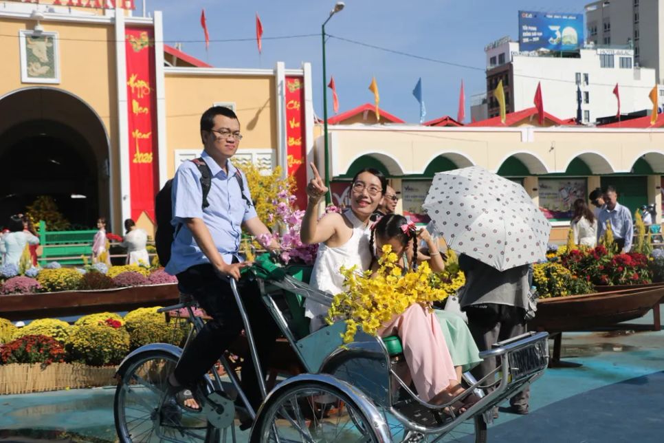 Trước chợ Bến Thành. Ảnh: TIỂU TÂN Trước chợ Bến Thành. Ảnh: TIỂU TÂN