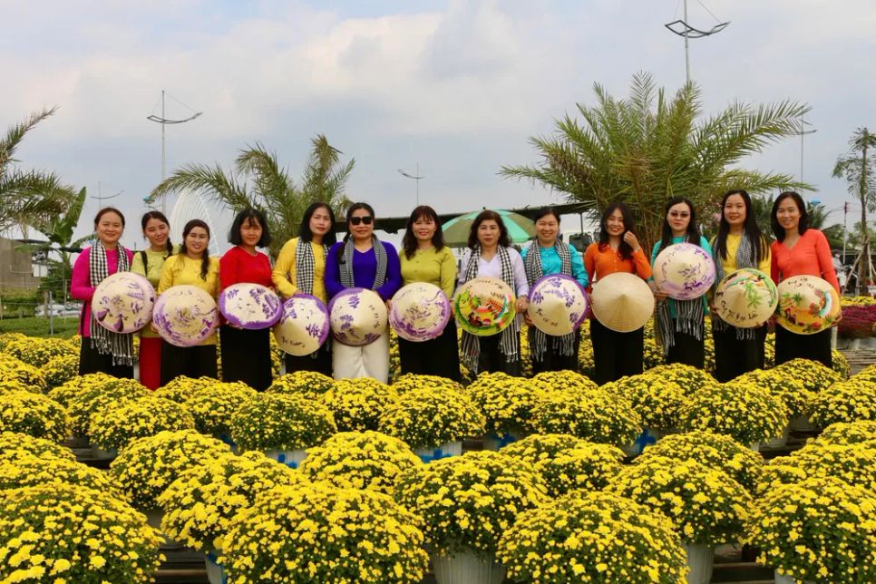 Đoàn khách Lữ hành Saigontourist khởi hành du xuân đầu năm Bính Ngọ Đoàn khách Lữ hành Saigontourist khởi hành du xuân đầu năm Bính Ngọ