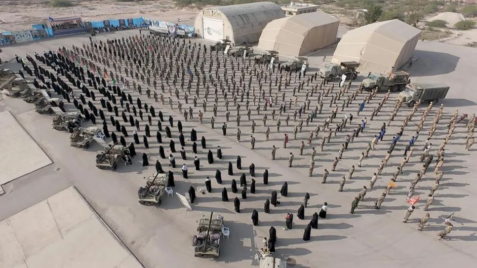 Iran tạm đóng một phần eo biển Hormuz Iran tạm đóng một phần eo biển Hormuz