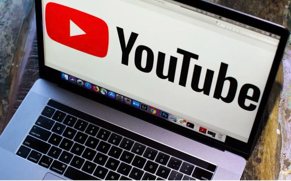 YouTube gặp sự cố gián đoạn hoạt động trong ngày 18-2. Ảnh: ANGELA LANG/CNET