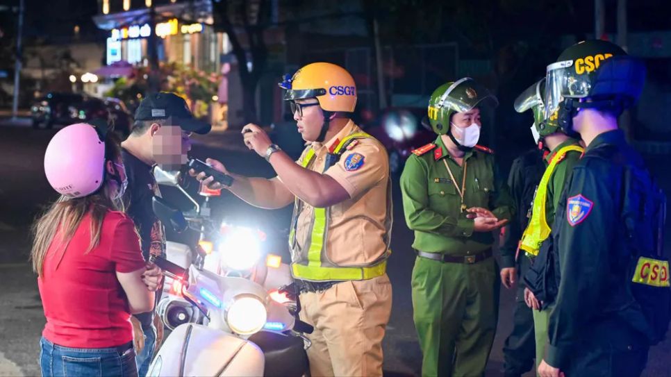 Quyết liệt xử lý vi phạm nồng độ cồn trong ngày mùng 1 tết