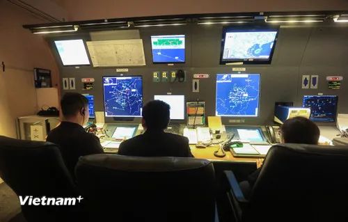 Niềm vui trọn vẹn của những 'cảnh sát bầu trời' Niềm vui trọn vẹn của những 'cảnh sát bầu trời'