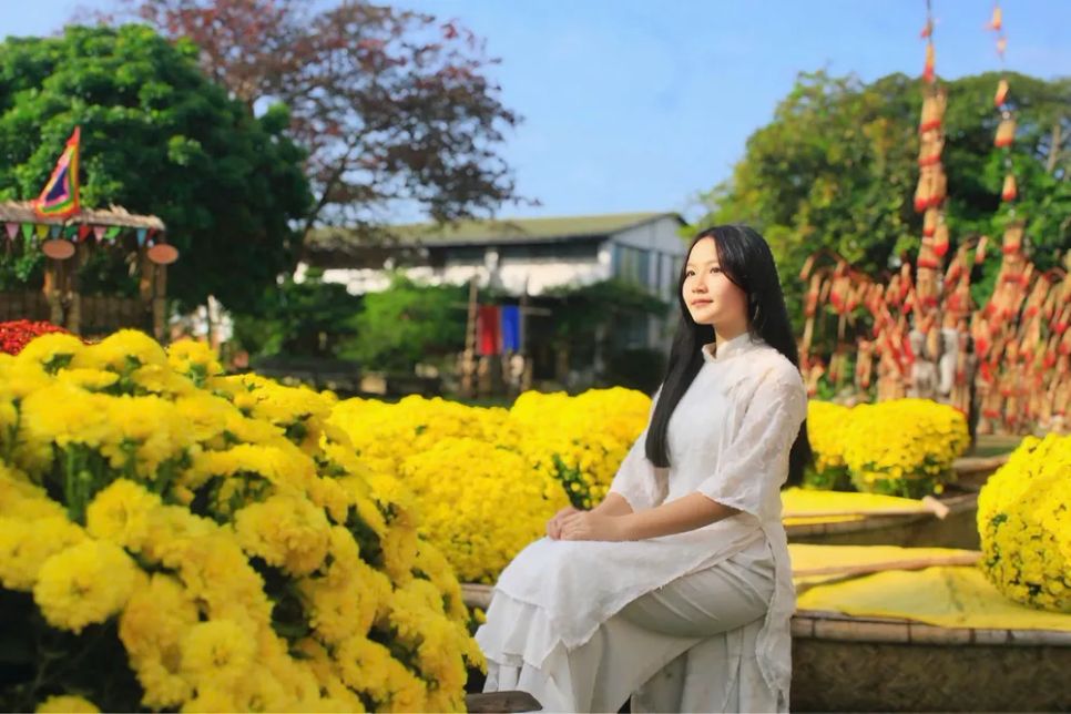 Lưu lại khoảnh khắc ngày xuân bên tiểu cảnh tại Bảo tàng Tổng hợp tỉnh Quảng Ngãi. Ảnh: NGUYỄN TRANG Lưu lại khoảnh khắc ngày xuân bên tiểu cảnh tại Bảo tàng Tổng hợp tỉnh Quảng Ngãi. Ảnh: NGUYỄN TRANG