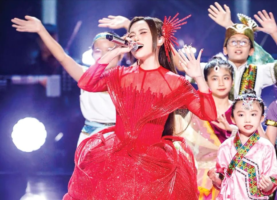 Phương Mỹ Chi thăng hoa cùng âm nhạc dân tộc tại “Sing! Asia 2025”