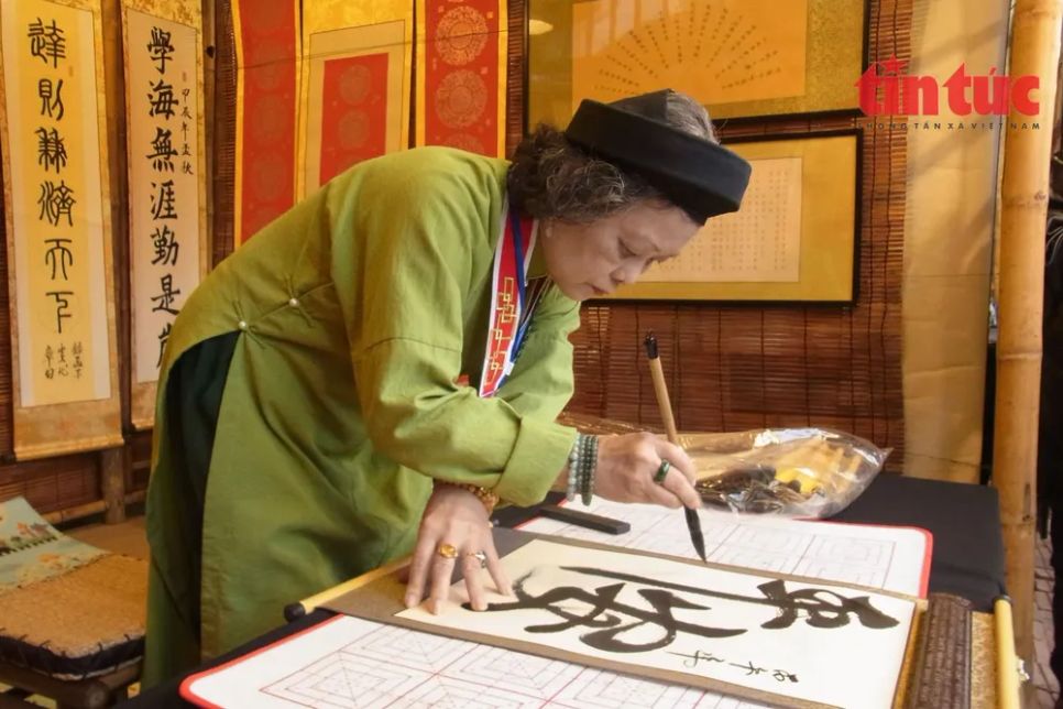 Nét đẹp tục xin chữ đầu năm