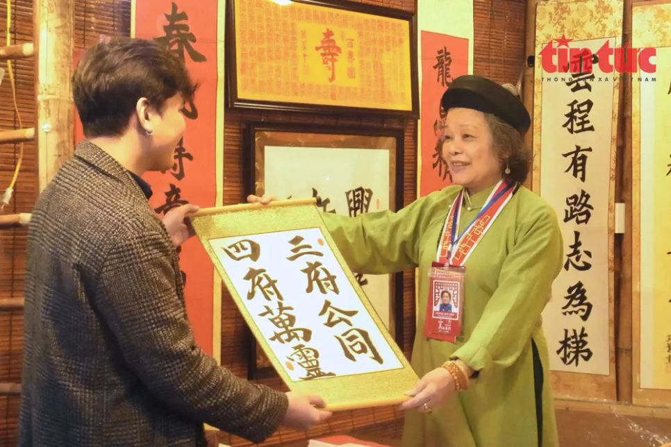 Nét đẹp tục xin chữ đầu năm