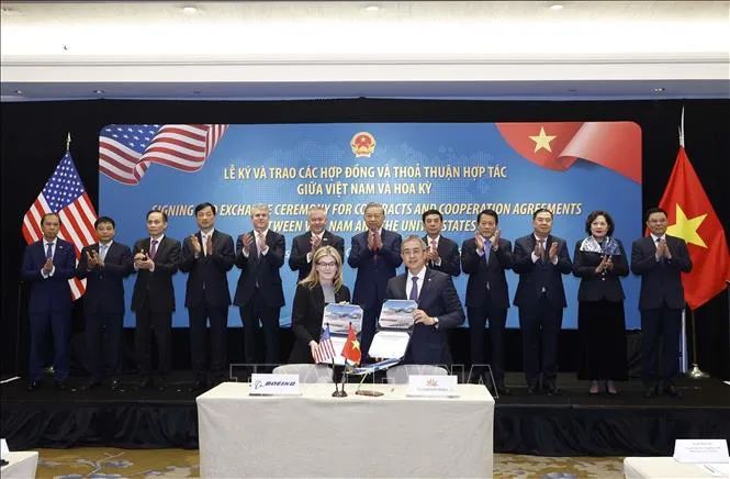 Tổng Bí thư Tô Lâm chứng kiến lễ ký và trao các thỏa thuận hợp tác giữa Việt Nam và Hoa Kỳ