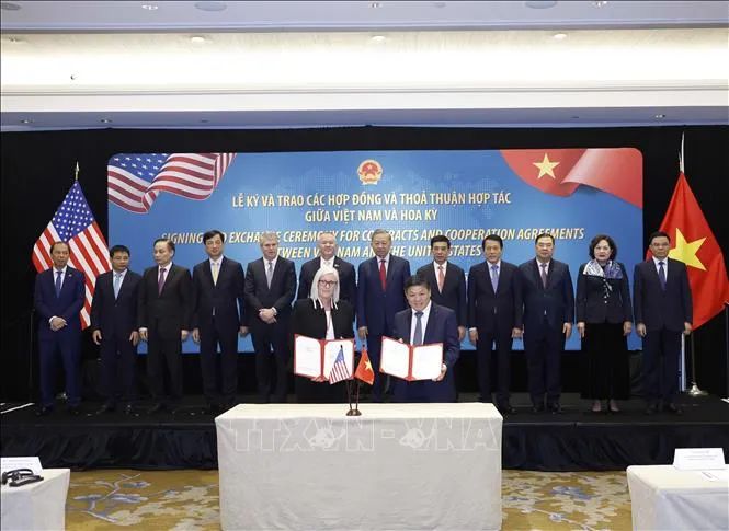 Tổng Bí thư Tô Lâm chứng kiến lễ ký và trao các thỏa thuận hợp tác giữa Việt Nam và Hoa Kỳ