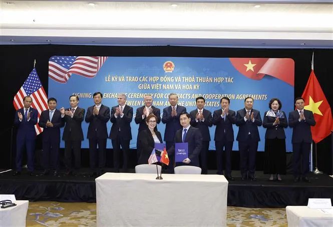 Tổng Bí thư Tô Lâm chứng kiến lễ ký và trao các thỏa thuận hợp tác giữa Việt Nam và Hoa Kỳ