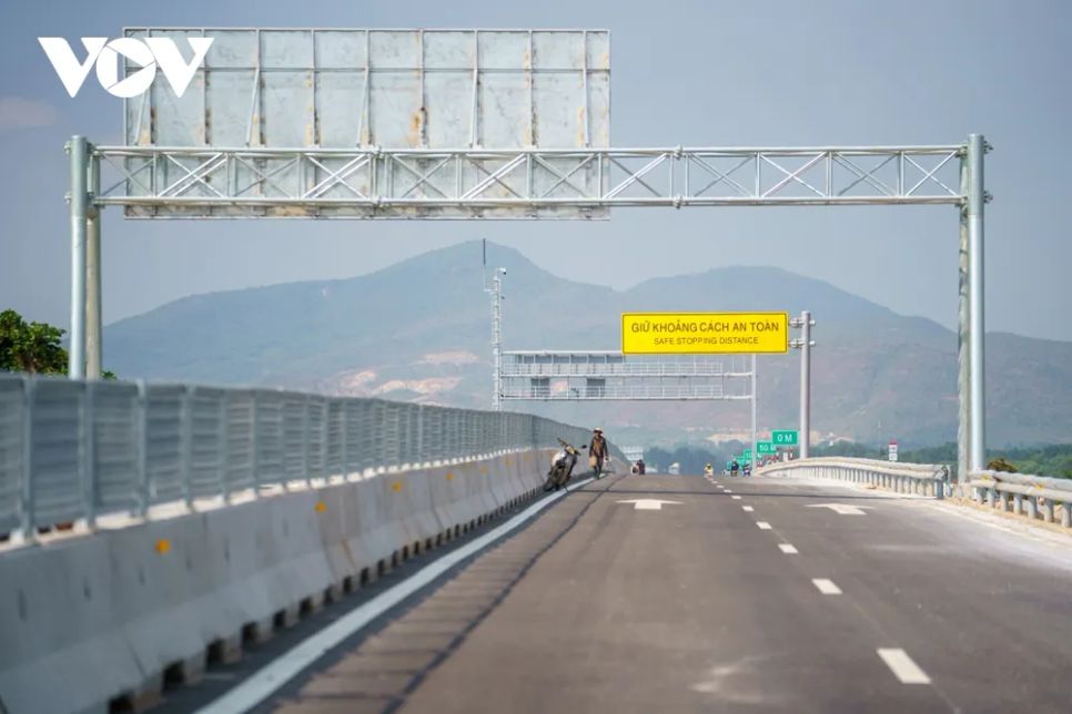 Cao tốc Bắc-Nam: Bước ngoặt lịch sử của hạ tầng giao thông Việt Nam Cao tốc Bắc-Nam: Bước ngoặt lịch sử của hạ tầng giao thông Việt Nam