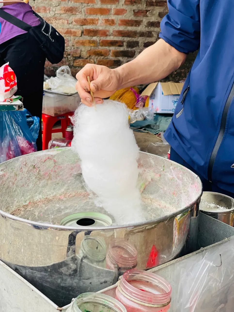 Du xuân khám phá chợ phiên Vé trăm năm tuổi