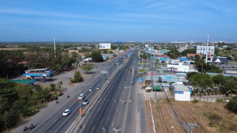 Trạm thu phí trên quốc lộ 51 đoạn qua TPHCM đã được tháo dỡ tạo sự thông thoáng cho du khách đi lại dịp tết Trạm thu phí trên quốc lộ 51 đoạn qua TPHCM đã được tháo dỡ tạo sự thông thoáng cho du khách đi lại dịp tết