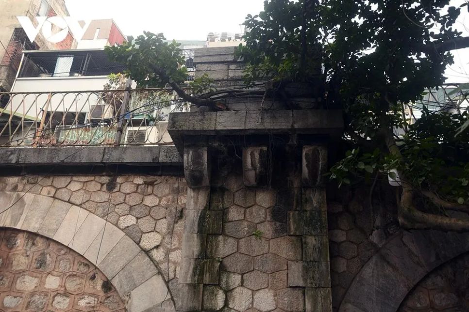 <p>Kết cấu vòm đá ​​​​biểu tượng hơn một thế kỷ của Thủ đô</p>