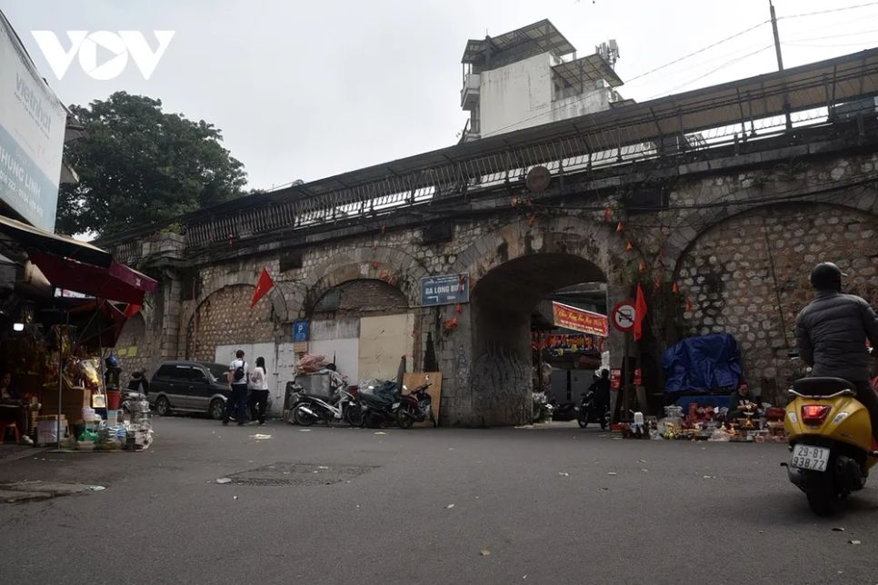 <p>Không gian vòm cầu tiếp cận lõi phố cổ.</p>