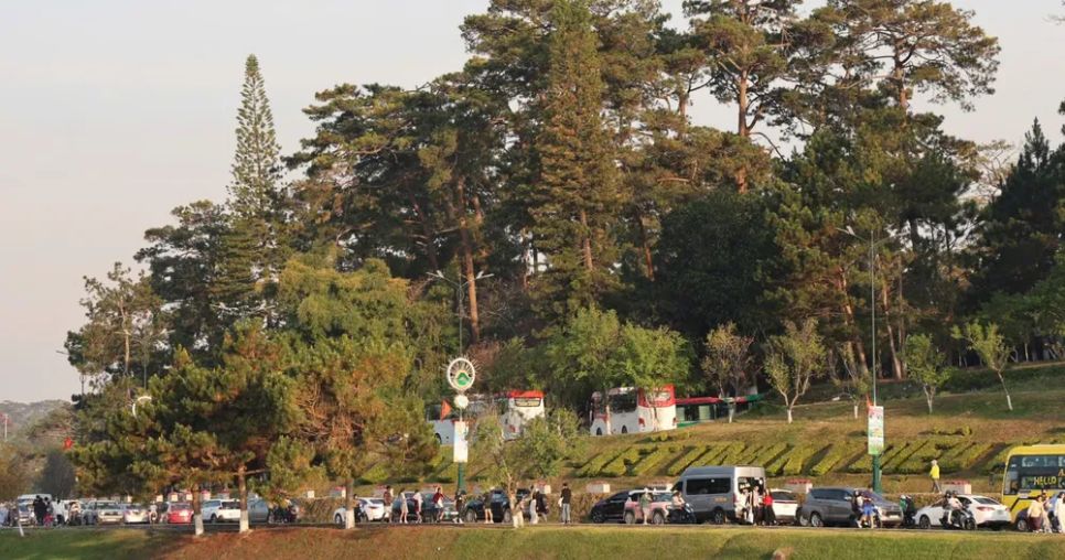 Đường Trần Quốc Toản ghi nhận phương tiện tăng cao về chiều tối mùng 3 Tết