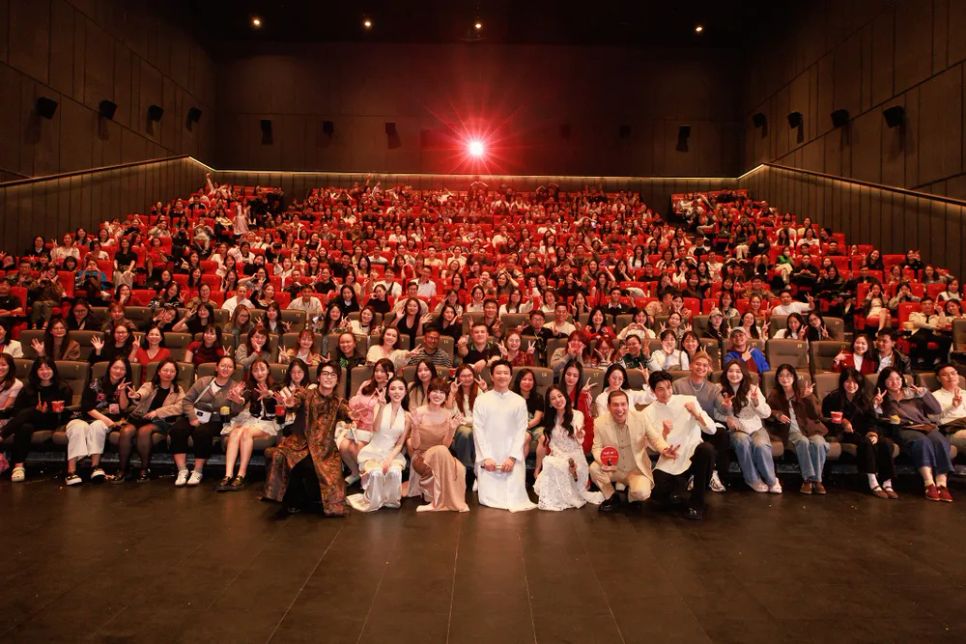 <i>Đoàn phim Thỏ ơi!! giao lưu với khán giả tại Hải Phòng trong ngày mùng 3 Tết. Ảnh: ĐPCC</i> <i>Đoàn phim Thỏ ơi!! giao lưu với khán giả tại Hải Phòng trong ngày mùng 3 Tết. Ảnh: ĐPCC</i>