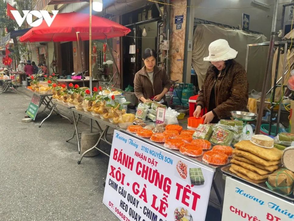 Chợ truyền thống nhộn nhịp mùng 4 Tết Chợ truyền thống nhộn nhịp mùng 4 Tết