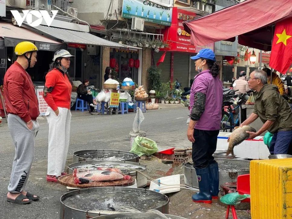 Chợ truyền thống nhộn nhịp mùng 4 Tết Chợ truyền thống nhộn nhịp mùng 4 Tết