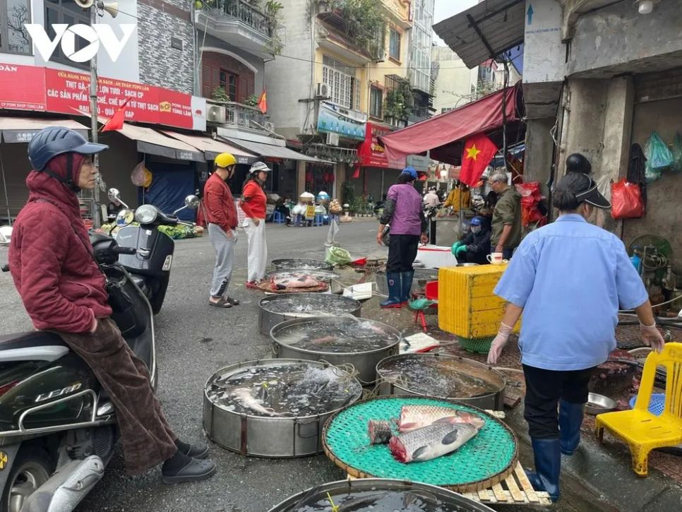 Chợ truyền thống nhộn nhịp mùng 4 Tết Chợ truyền thống nhộn nhịp mùng 4 Tết