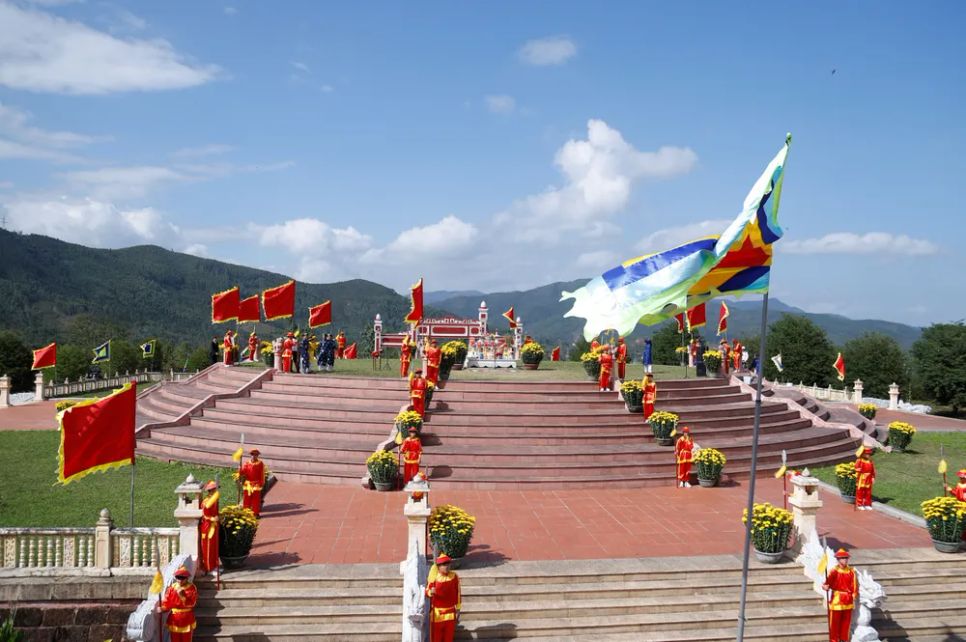 Không khí tưởng niệm tại Di tích Đài Kính Thiên ở núi Ấn