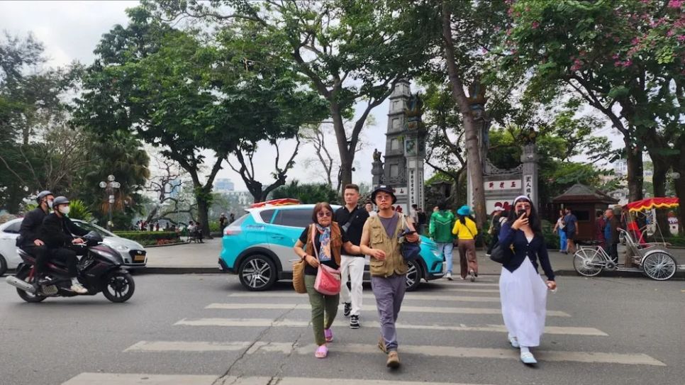 Đón 1,34 triệu lượt khách, du lịch Hà Nội “bùng nổ” dịp Tết Bính Ngọ 2026 Đón 1,34 triệu lượt khách, du lịch Hà Nội “bùng nổ” dịp Tết Bính Ngọ 2026