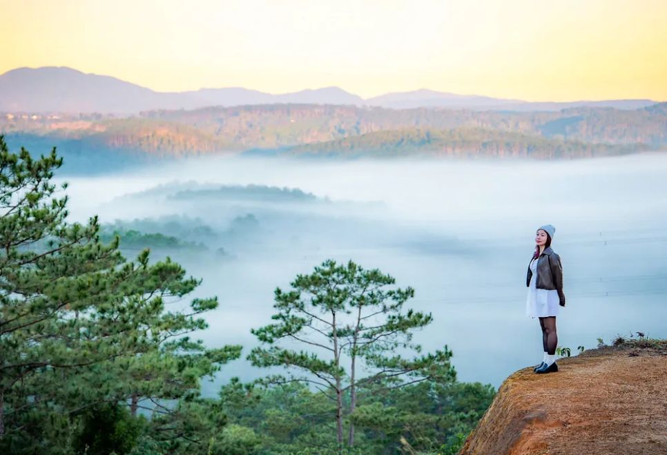 Thời điểm này, thời tiết đẹp, thuận lợi cho các bạn trẻ săn mây. ẢNH: HỒNG PHƯƠNG