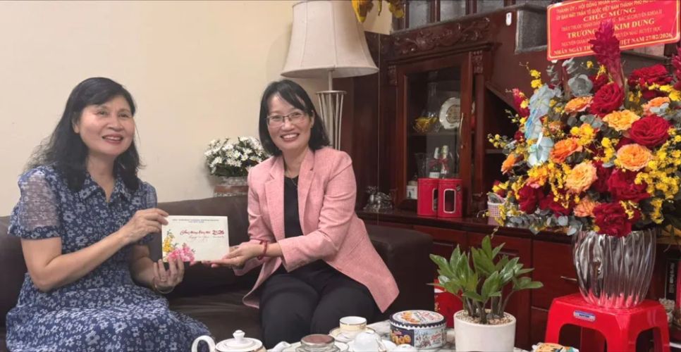 Phó Chủ tịch UBND TPHCM Trần Thị Diệu Thúy thăm, chúc mừng TS-BS Trương Thị Kim Dung, nguyên Phó Giám đốc Bệnh viện Truyền máu huyết học TPHCM Phó Chủ tịch UBND TPHCM Trần Thị Diệu Thúy thăm, chúc mừng TS-BS Trương Thị Kim Dung, nguyên Phó Giám đốc Bệnh viện Truyền máu huyết học TPHCM