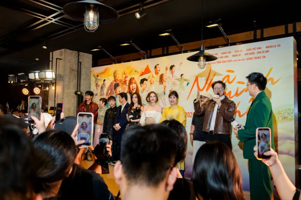 Đạo diễn Trần Đình Hiền chia sẻ trước truyền thông, khán giả