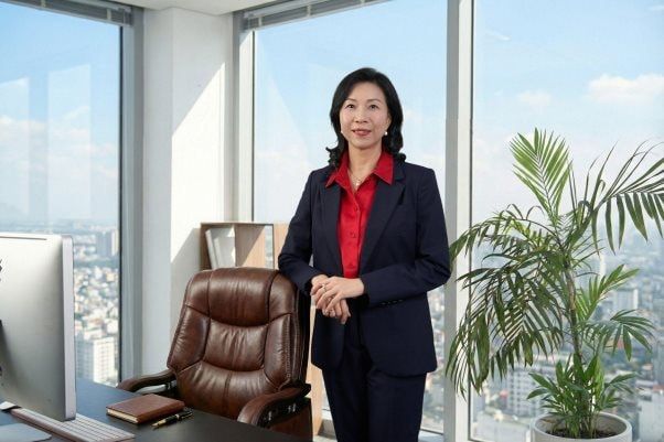 Bà Yong Lai Yin - Nữ Tổng Giám đốc mới của Phú Hưng Life.