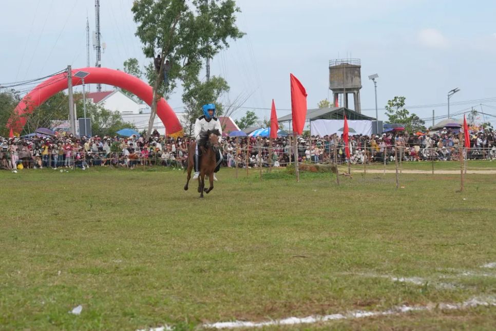Đắk Lắk: Sôi động Hội đua ngựa truyền thống Gò Thì Thùng